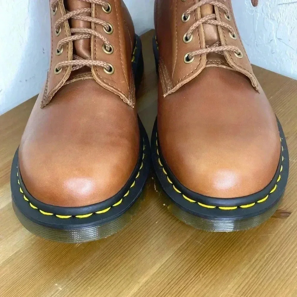 NEW Dr Martens Pascal Saddle Tan Carrara 1460 Size EU42 M8